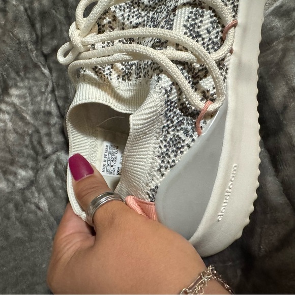 Adidas Cloudfoam Beige Gray Print Shoes - Picture 3 of 4